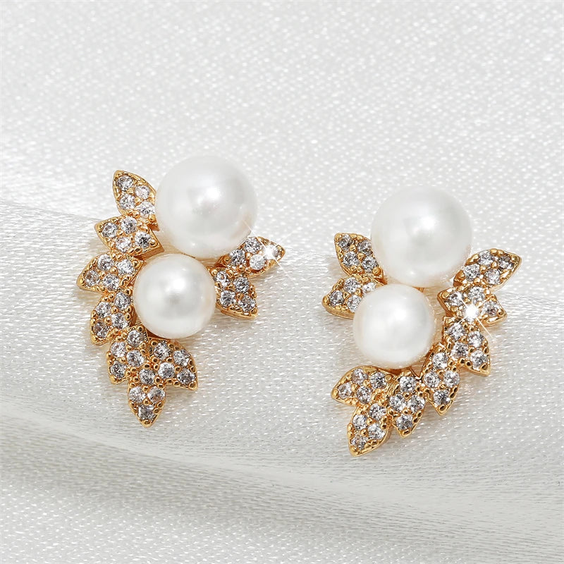 Aros Stud con Perla y Zirconia Forma de Hoja