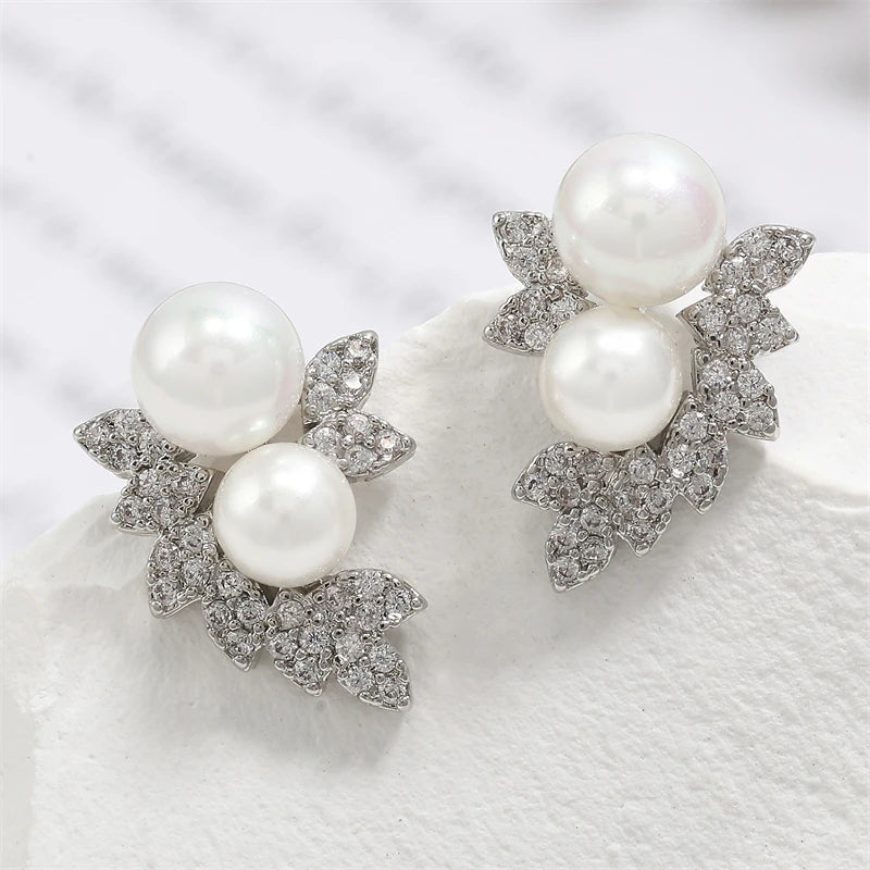 Aros Stud con Perla y Zirconia Forma de Hoja